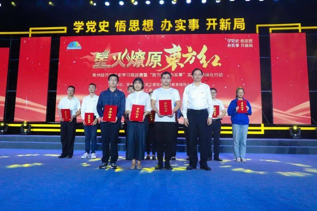 威廉王子与哈里王子原本情同手足,是什么原因让兄弟俩反目成仇?