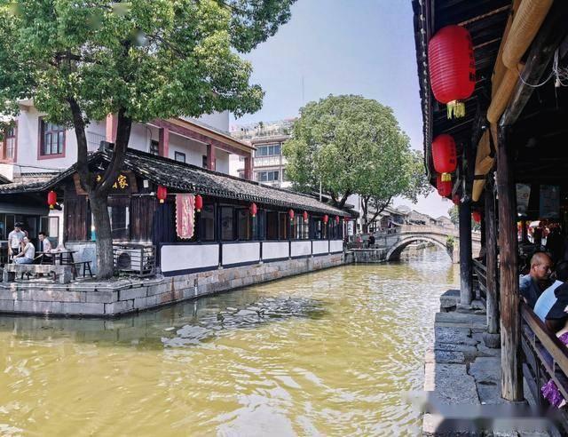 春运期间小心冬季拦路虎 一图了解如何应对道路结冰